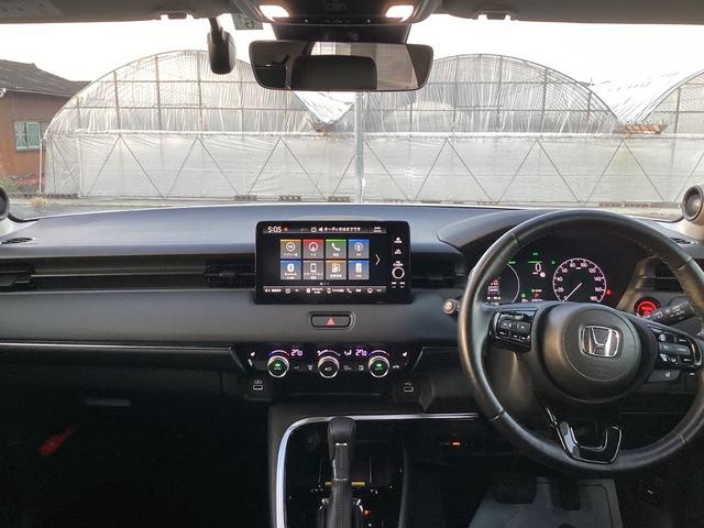 ヴェゼル ｅ：ＨＥＶＺ　ワンオーナー・ナビ・マルチビューカメラ・ワイヤレス充電・ＥＴＣ・パワーバックドア・ＬＥＤヘッドライト・衝突軽減ブレーキ・クルーズコントロール・スマートキー・シートヒーター　パノラミックビューモニター（4枚目）