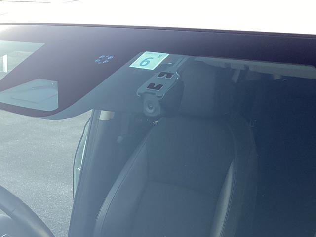 ヴェゼル ｅ：ＨＥＶＺ　ワンオーナー・ナビ・マルチビューカメラ・ワイヤレス充電・ＥＴＣ・パワーバックドア・ＬＥＤヘッドライト・衝突軽減ブレーキ・クルーズコントロール・スマートキー・シートヒーター　パノラミックビューモニター（12枚目）