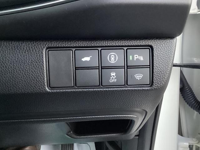 ヴェゼル ｅ：ＨＥＶＺ　ワンオーナー・ナビ・マルチビューカメラ・ワイヤレス充電・ＥＴＣ・パワーバックドア・ＬＥＤヘッドライト・衝突軽減ブレーキ・クルーズコントロール・スマートキー・シートヒーター　パノラミックビューモニター（19枚目）