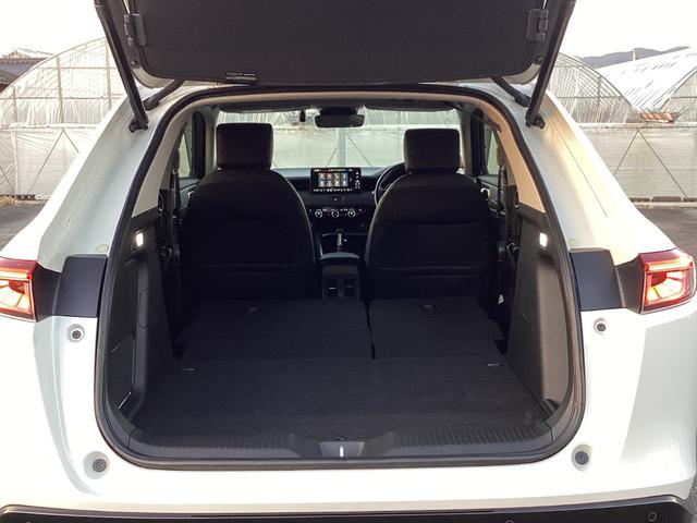 ヴェゼル ｅ：ＨＥＶＺ　ワンオーナー・ナビ・マルチビューカメラ・ワイヤレス充電・ＥＴＣ・パワーバックドア・ＬＥＤヘッドライト・衝突軽減ブレーキ・クルーズコントロール・スマートキー・シートヒーター　パノラミックビューモニター（26枚目）