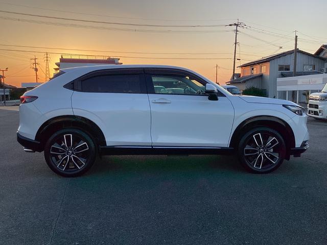 ヴェゼル ｅ：ＨＥＶＺ　ワンオーナー・ナビ・マルチビューカメラ・ワイヤレス充電・ＥＴＣ・パワーバックドア・ＬＥＤヘッドライト・衝突軽減ブレーキ・クルーズコントロール・スマートキー・シートヒーター　パノラミックビューモニター（34枚目）