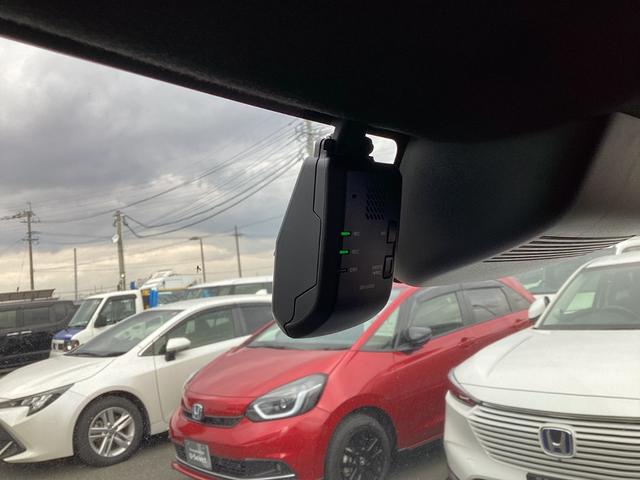 N-BOXカスタム ベースグレード 当社レンタUP車・ナビ・リアカメラ・ETC・ドラレコ・LEDヘッドライト・衝突軽減ブレーキ・電子パーキング・オートエアコン・シートヒーター・スマートキー・ W電動ドア USB接続 CMBS Dレコ(8枚目)