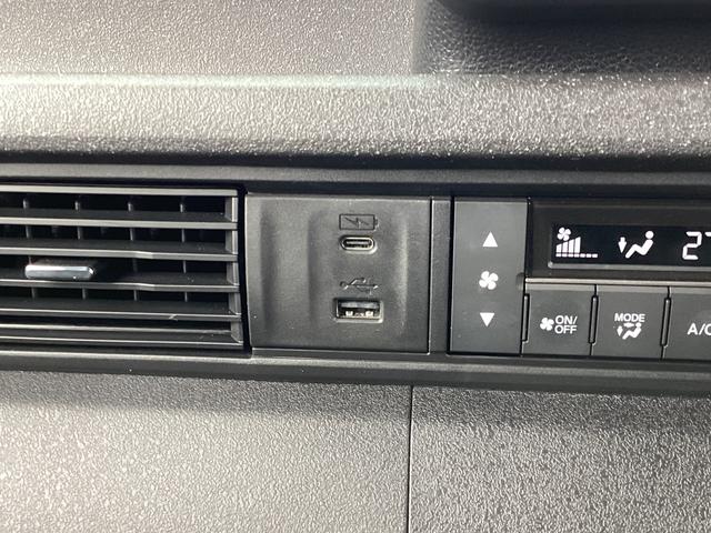 N-BOXカスタム ベースグレード 当社レンタUP車・ナビ・リアカメラ・ETC・ドラレコ・LEDヘッドライト・衝突軽減ブレーキ・電子パーキング・オートエアコン・シートヒーター・スマートキー・ W電動ドア USB接続 CMBS Dレコ(9枚目)