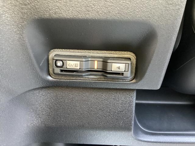 N-BOXカスタム ターボ 当社レンタUP車・ナビ・リヤカメラ・ETC・ドラレコ・両側パワースライドドア・LEDヘッドライト・衝突軽減ブレーキ・クルーズコントロール・スマートキー・オートエアコン・シートヒーター・取説・記録簿(10枚目)