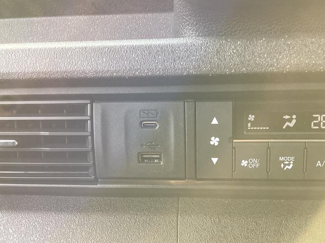 N-BOXカスタム ターボ 当社レンタUP車・ナビ・リヤカメラ・ETC・ドラレコ・両側パワースライドドア・LEDヘッドライト・衝突軽減ブレーキ・クルーズコントロール・スマートキー・オートエアコン・シートヒーター・取説・記録簿(12枚目)