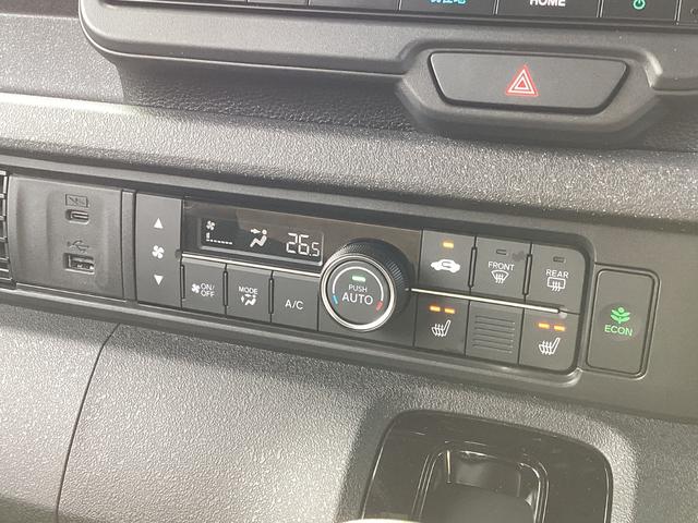 N-BOXカスタム ターボ 当社レンタUP車・ナビ・リヤカメラ・ETC・ドラレコ・両側パワースライドドア・LEDヘッドライト・衝突軽減ブレーキ・クルーズコントロール・スマートキー・オートエアコン・シートヒーター・取説・記録簿(13枚目)