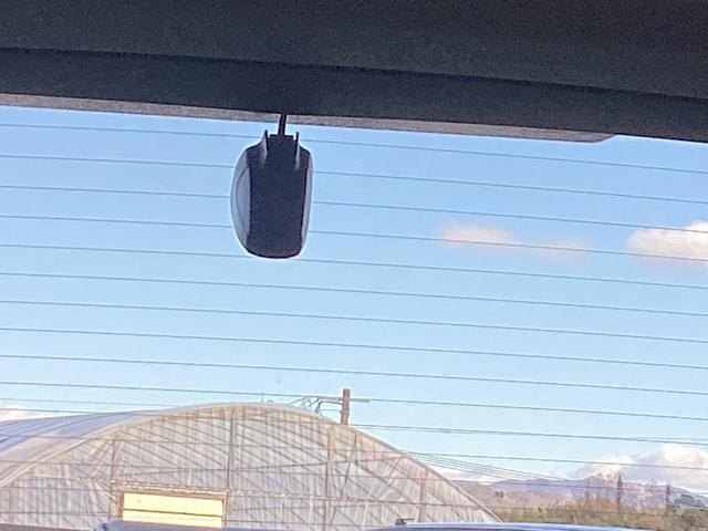 ヴェゼル e:HEVZ HONDACONNECTナビゲーション ドライブレコーダー前後 ETC マルチビューカメラ 後退出庫サポート 運転席助手席シートヒーター ワイヤレス充電器 18インチアルミホイール スマキ Dレコ(18枚目)