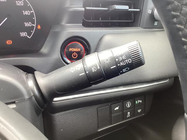 ヴェゼル e:HEVZ HONDACONNECTナビゲーション ドライブレコーダー前後 ETC マルチビューカメラ 後退出庫サポート 運転席助手席シートヒーター ワイヤレス充電器 18インチアルミホイール スマキ Dレコ(32枚目)