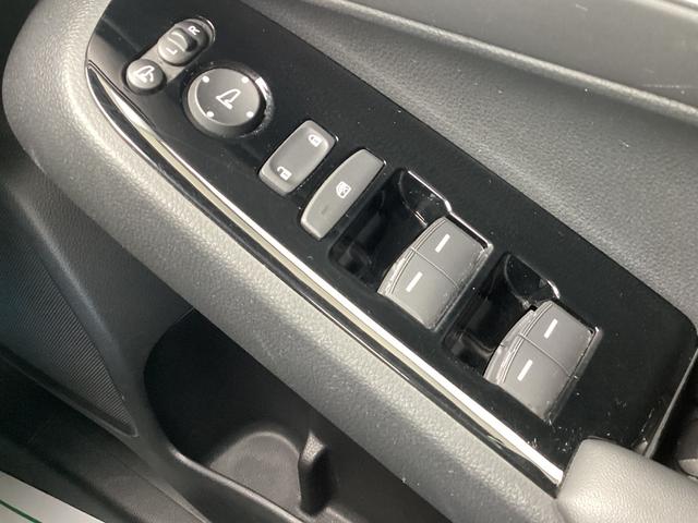 ヴェゼル e:HEVZ HONDACONNECTナビゲーション ドライブレコーダー前後 ETC マルチビューカメラ 後退出庫サポート 運転席助手席シートヒーター ワイヤレス充電器 18インチアルミホイール スマキ Dレコ(36枚目)