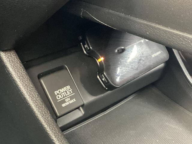 ヴェゼル Ｓ　社外ナビゲーション　地デジ　フルオートエアコン　ＬＥＤヘッドライト　運転席助手席シートヒーター　１７インチアルミホイール　記録簿　衝突被害軽減ブレーキ　ＵＳＢ　サイドエアバック　リヤカメラ　横滑り防止（14枚目）