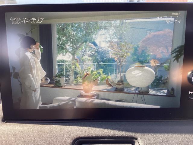 ヴェゼル ｅ：ＨＥＶＺ　ワンオーナー・ナビ・前後ドラレコ・リヤカメラ・ＥＴＣ２．０・ＬＥＤヘッドライト・衝突軽減ブレーキ・クルーズコントロール・スマートキー・オートエアコン・シートヒーター　地上デジタル　ＵＳＢ入力　シートＨ（7枚目）