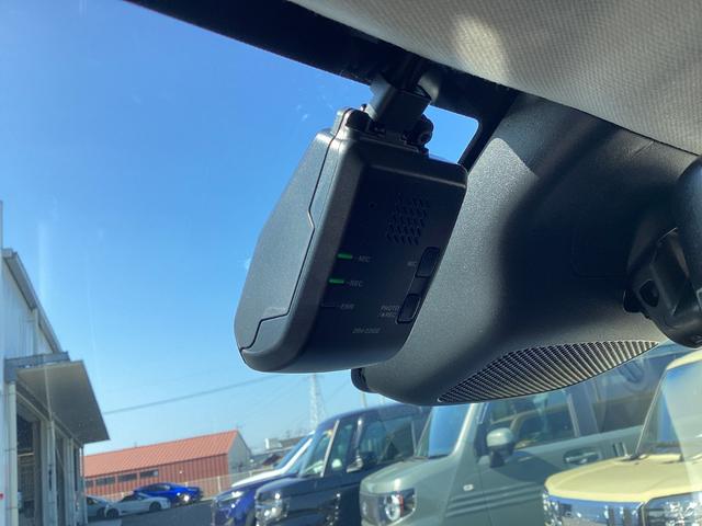 ヴェゼル ｅ：ＨＥＶＺ　ワンオーナー・ナビ・前後ドラレコ・リヤカメラ・ＥＴＣ２．０・ＬＥＤヘッドライト・衝突軽減ブレーキ・クルーズコントロール・スマートキー・オートエアコン・シートヒーター　地上デジタル　ＵＳＢ入力　シートＨ（11枚目）