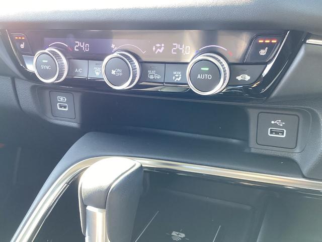 ヴェゼル ｅ：ＨＥＶＺ　ワンオーナー・ナビ・前後ドラレコ・リヤカメラ・ＥＴＣ２．０・ＬＥＤヘッドライト・衝突軽減ブレーキ・クルーズコントロール・スマートキー・オートエアコン・シートヒーター　地上デジタル　ＵＳＢ入力　シートＨ（13枚目）