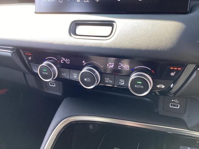 ヴェゼル ｅ：ＨＥＶＺ　ワンオーナー・ナビ・前後ドラレコ・リヤカメラ・ＥＴＣ２．０・ＬＥＤヘッドライト・衝突軽減ブレーキ・クルーズコントロール・スマートキー・オートエアコン・シートヒーター　地上デジタル　ＵＳＢ入力　シートＨ（16枚目）