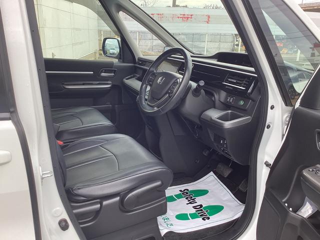 ステップワゴンスパーダ スパーダホンダセンシング　ナビゲーション　地デジ　リア席モニター　ＥＴＣ　両側パワースライドドア　２列目ベンチシート　フロントフルオートエアコン　リアマニュアルエアコン　１６インチアルミホイール　アクティブクルーズ　ＵＳＢ入力（17枚目）