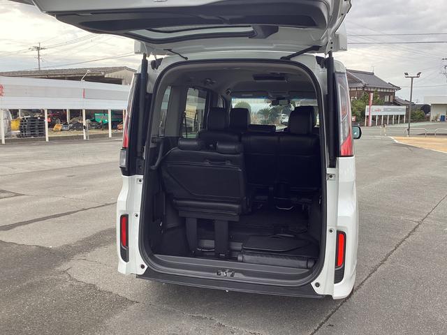 ステップワゴンスパーダ スパーダホンダセンシング　ナビゲーション　地デジ　リア席モニター　ＥＴＣ　両側パワースライドドア　２列目ベンチシート　フロントフルオートエアコン　リアマニュアルエアコン　１６インチアルミホイール　アクティブクルーズ　ＵＳＢ入力（24枚目）