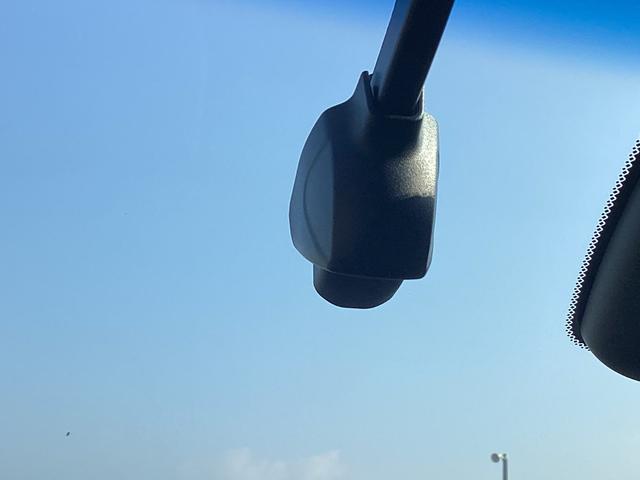 フィット ホーム　ナビゲーション　地デジ　ドラレコ前後　ＬＥＤヘッドライト　１６インチアルミホイール　電子パーキング　衝突軽減Ｂ　前後ソナー　横滑り防止装置　ＤＶＤ再生可　記録簿　アイドリングストップ　ＵＳＢ　キーレス（16枚目）