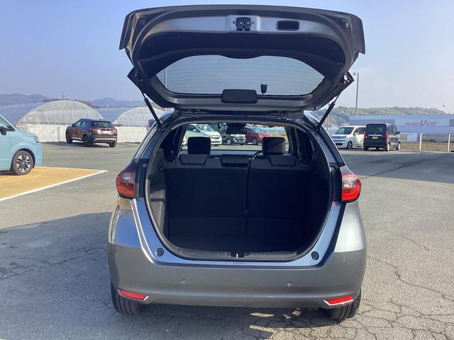 フィット ホーム　ナビゲーション　地デジ　ドラレコ前後　ＬＥＤヘッドライト　１６インチアルミホイール　電子パーキング　衝突軽減Ｂ　前後ソナー　横滑り防止装置　ＤＶＤ再生可　記録簿　アイドリングストップ　ＵＳＢ　キーレス（22枚目）