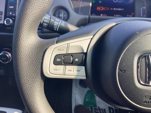 フィット ホーム　ナビゲーション　地デジ　ドラレコ前後　ＬＥＤヘッドライト　１６インチアルミホイール　電子パーキング　衝突軽減Ｂ　前後ソナー　横滑り防止装置　ＤＶＤ再生可　記録簿　アイドリングストップ　ＵＳＢ　キーレス（27枚目）