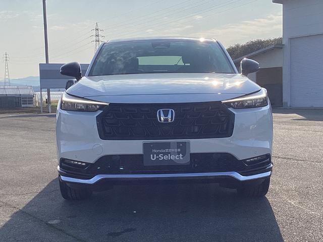 ヴェゼル ｅ：ＨＥＶＺ　ＨＯＮＤＡＣＯＮＮＥＣＴディスプレ－＋ＥＴＣ２．０＋ワイヤレス充電器　地デジ　運転席助手席シートヒーター　後退出庫サポート　ブラインドスポットインフォメーション　アダプティブドライビングビーム　イモビ（2枚目）