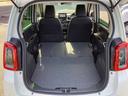 リア席を倒せばさらに広々とした空間の出来上がり!荷物もたくさん載せられますよ。