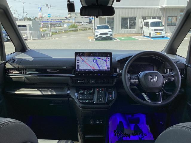 ステップワゴン e:HEVスパーダプレミアムライン ワンオーナー・11インチナビ・15インチルーフモニター・前後ドラレコ・マルチビューカメラ・パワーテールゲート・オットマンシート・BSI・オートエアコン・シートヒーター・ETC・取説・記録簿 Fセグ(4枚目)