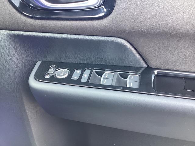 ステップワゴン e:HEVスパーダプレミアムライン ワンオーナー・11インチナビ・15インチルーフモニター・前後ドラレコ・マルチビューカメラ・パワーテールゲート・オットマンシート・BSI・オートエアコン・シートヒーター・ETC・取説・記録簿 Fセグ(22枚目)