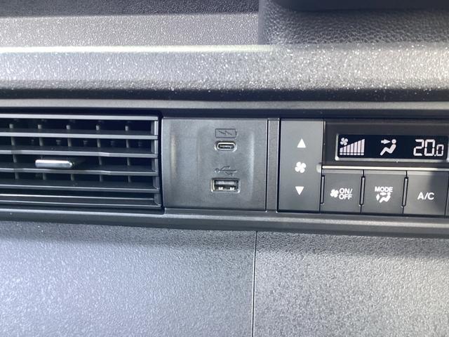 N-BOXカスタム ベースグレード 当社レンタUP車・ナビ・ドラレコ・リアカメラ・両側パワースライドドア・LEDヘッドライト・衝突軽減ブレーキ・クルーズコントロール・スマートキー・オートエアコン・シートヒーター・取説・記録簿 クルコン(10枚目)