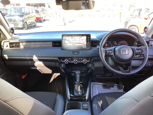 ヴェゼル e:HEVZ 当社デモカー・コネクトナビ・マルチビューカメラ・前後ドラレコ・ワイヤレス充電・プレミアムオーディオ・パワーテールゲート・ETC2.0・ブラインドスポットインフォメーション・LEDヘッドライト(4枚目)