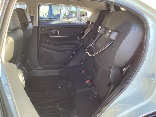 ヴェゼル e:HEVZ 当社デモカー・コネクトナビ・マルチビューカメラ・前後ドラレコ・ワイヤレス充電・プレミアムオーディオ・パワーテールゲート・ETC2.0・ブラインドスポットインフォメーション・LEDヘッドライト(33枚目)