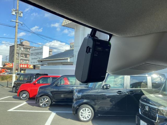 Ｎ－ＢＯＸ ファッションスタイル　当社デモカー・ナビ／ＴＶ／ＵＳＢ－Ｂｌｕｅｔｏｏｔｈ・前後３カメドラレコ・リヤカメラ・ＬＥＤヘッドライト・パワースライドドア・衝突軽減ブレーキ・クルーズコントロール・スマートキー・オートエアコン　禁煙（9枚目）