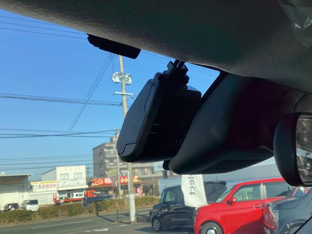 �h���C�u���R�[�_�[������f���Ɖ������L�^���Ă����h���C�u���R�[�_�[�́A���̂̍ۂɊm���ȏ؋��\�͂𔭊����Ă���܂��B