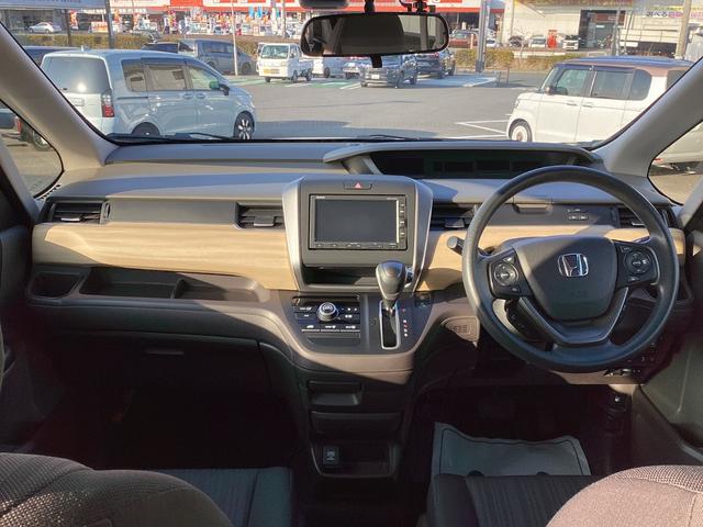 フリード Ｇ・ホンダセンシング　ワンオーナー・ナビ・リヤカメラ・ＥＴＣ・両側パワースライドドア・衝突軽減ブレーキ・クルーズコントロール・スマートキー・オートエアコン・社外ドラレコ・　Ｗ電動ドア　キーフリ　１オーナ　ＵＳＢポート　禁煙（4枚目）