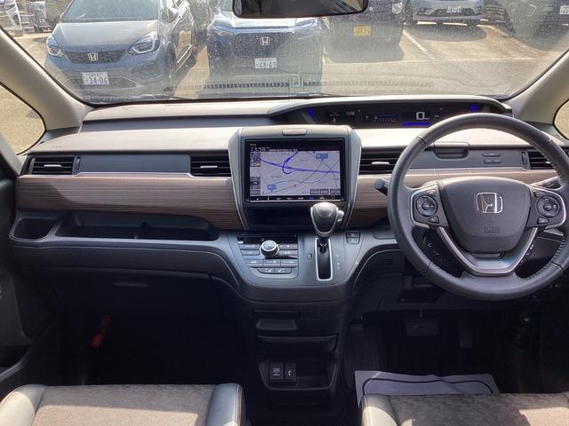 フリード クロスター　ワンオーナー・ナビ・両側パワースライドドア・リヤカメラ・ＥＴＣ・ＬＥＤヘッドライト・衝突軽減ブレーキ・クルーズコントロール・スマートキー・オートエアコン・シートヒーター　ＡＡＣ　スマキー　禁煙　Ｄレコ（4枚目）