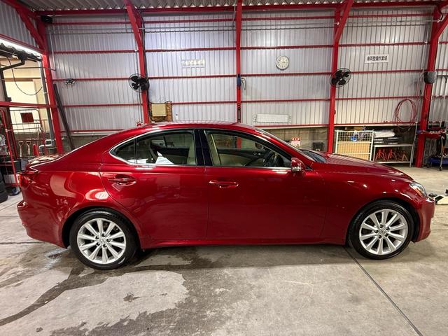 ＩＳ ＩＳ２５０　バージョンＬ　ワンオーナー　禁煙車　純正ナビ　バックカメラ　メモリー付パワーシート　シートヒーター　スマートキー　プッシュスタート　ＥＴＣ　パドルシフト　オートクルーズコントロール（5枚目）