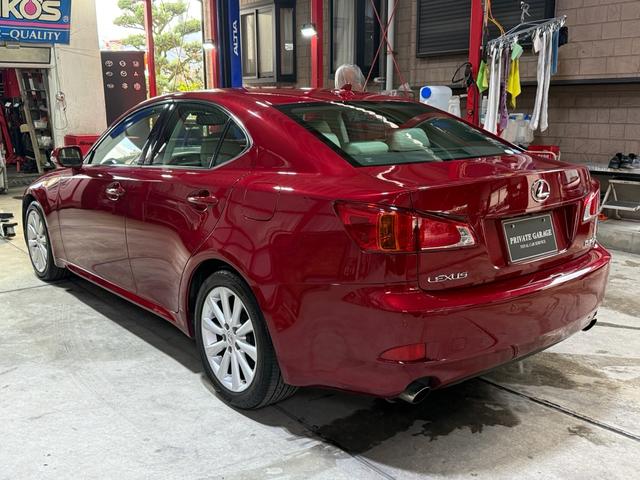 ＩＳ ＩＳ２５０　バージョンＬ　ワンオーナー　禁煙車　純正ナビ　バックカメラ　メモリー付パワーシート　シートヒーター　スマートキー　プッシュスタート　ＥＴＣ　パドルシフト　オートクルーズコントロール（7枚目）