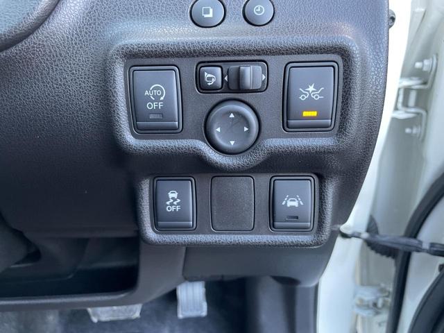 ノート メダリスト　禁煙車　衝突軽減ブレーキ　全周囲カメラ　ドライレコーダー　クリアランスソナー　ナビ地デジＢｌｕｅｔｏｏｔｈ　ＥＴＣ　フォグランプ　レインバイザー（12枚目）