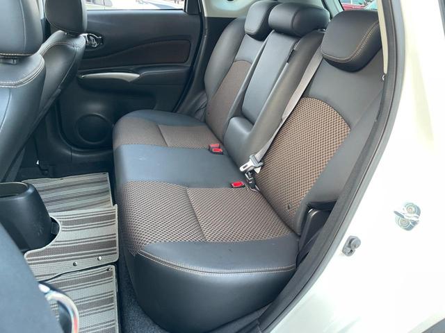 ノート メダリスト　禁煙車　衝突軽減ブレーキ　全周囲カメラ　ドライレコーダー　クリアランスソナー　ナビ地デジＢｌｕｅｔｏｏｔｈ　ＥＴＣ　フォグランプ　レインバイザー（49枚目）