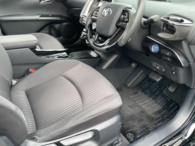 プリウス Ｓ　ＲＳＲ車高調　サンルーフ　９インチナビＢｌｕｅｔｏｏｔｈ地デジ　バックカメラ　セーフティセンス　１００Ｖ電源　２．０ＥＴＣ（12枚目）