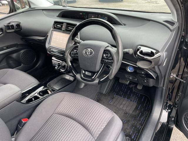 プリウス Ｓ　ＲＳＲ車高調　サンルーフ　９インチナビＢｌｕｅｔｏｏｔｈ地デジ　バックカメラ　セーフティセンス　１００Ｖ電源　２．０ＥＴＣ（30枚目）