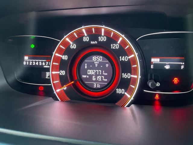 オデッセイ アブソルート　パワースライドドア　フリップダウンモニター　１８インチアルミ　ナビ地デジＢｌｕｅｔｏｏｔｈ　バックカメラ　シートカバー　オットマン　ＥＴＣ（43枚目）