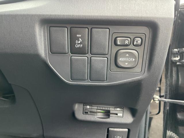 プリウス Ｓ　モデリスタエアロ　１８インチアルミ　ナビ地デジＢｌｕｅｔｏｏｔｈ　バックカメラ　ＥＴＣ　スペアキー（36枚目）