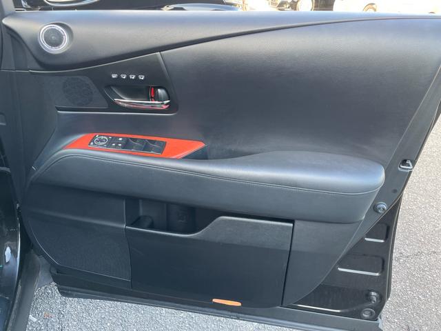 ＲＸ ＲＸ２７０　バージョンＬ　禁煙車　サンルーフ　黒革シートエアコン・ヒーター　ナビ地デジ　オートクルーズ　パワーバックドア　１００Ｖ電源　クリアランスソナー　ＥＴＣ　スマートキー（52枚目）