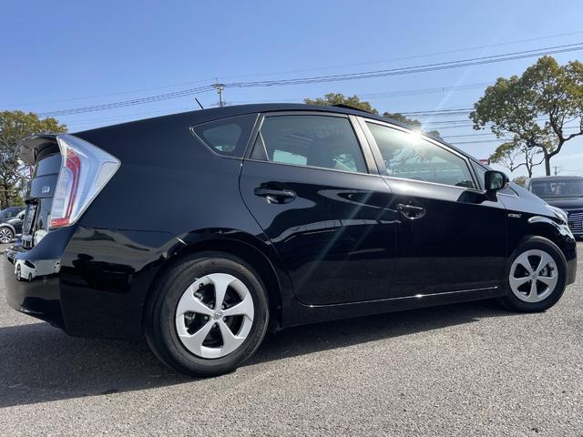 プリウス G サンルーフ レーダークルーズ ハーフレザーシート ビルトインETC ナビ地デジ Bluetooth バックカメラ フォグライト クリアランスソナー スペアキー スペアタイヤ(4枚目)