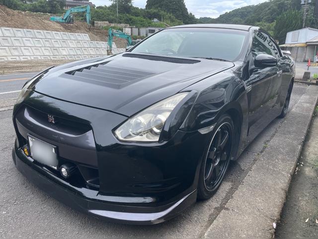 スカイライン ３５０ＧＴ　型式ＵＡ－ＣＰＶ３５／外装ＧＴ－Ｒ仕様／モモステアリング（2枚目）