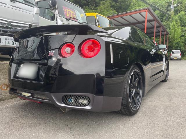 スカイライン ３５０ＧＴ　型式ＵＡ－ＣＰＶ３５／外装ＧＴ－Ｒ仕様／モモステアリング（5枚目）