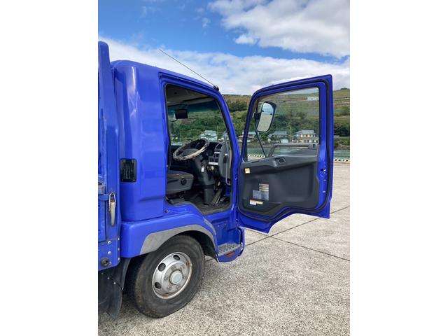 ファイター 4t平ボディ●最大積載量3450kg●マニュアル6速●バックモニター●ETC●荷台内長さ620cm×幅235cm(7枚目)