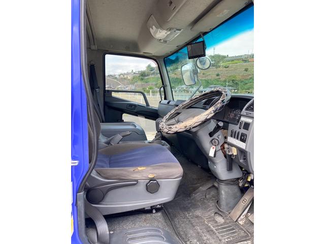 ファイター 4t平ボディ●最大積載量3450kg●マニュアル6速●バックモニター●ETC●荷台内長さ620cm×幅235cm(8枚目)