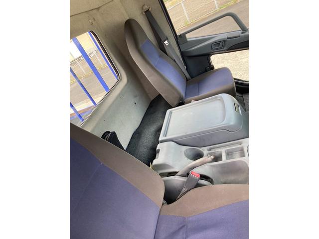 ファイター 4t平ボディ●最大積載量3450kg●マニュアル6速●バックモニター●ETC●荷台内長さ620cm×幅235cm(9枚目)