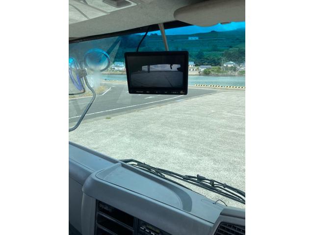 ファイター 4t平ボディ●最大積載量3450kg●マニュアル6速●バックモニター●ETC●荷台内長さ620cm×幅235cm(11枚目)